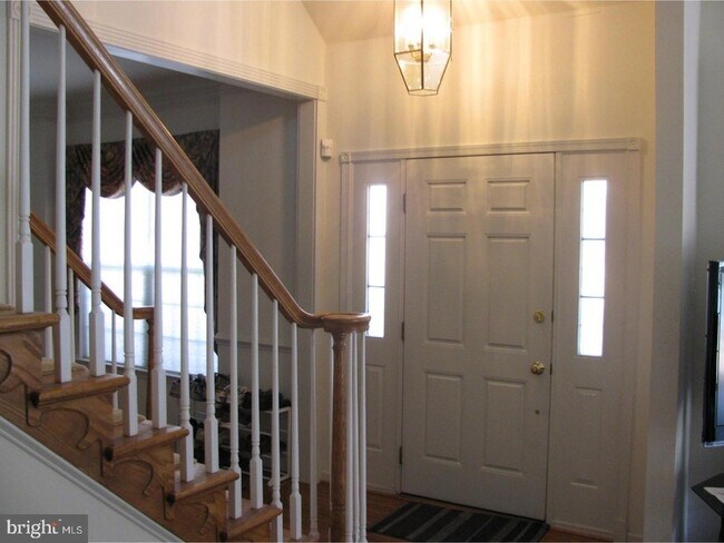 Foto del edificio - 218 Silverbell Ct