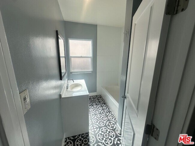 Foto del edificio - 228 E 89th St