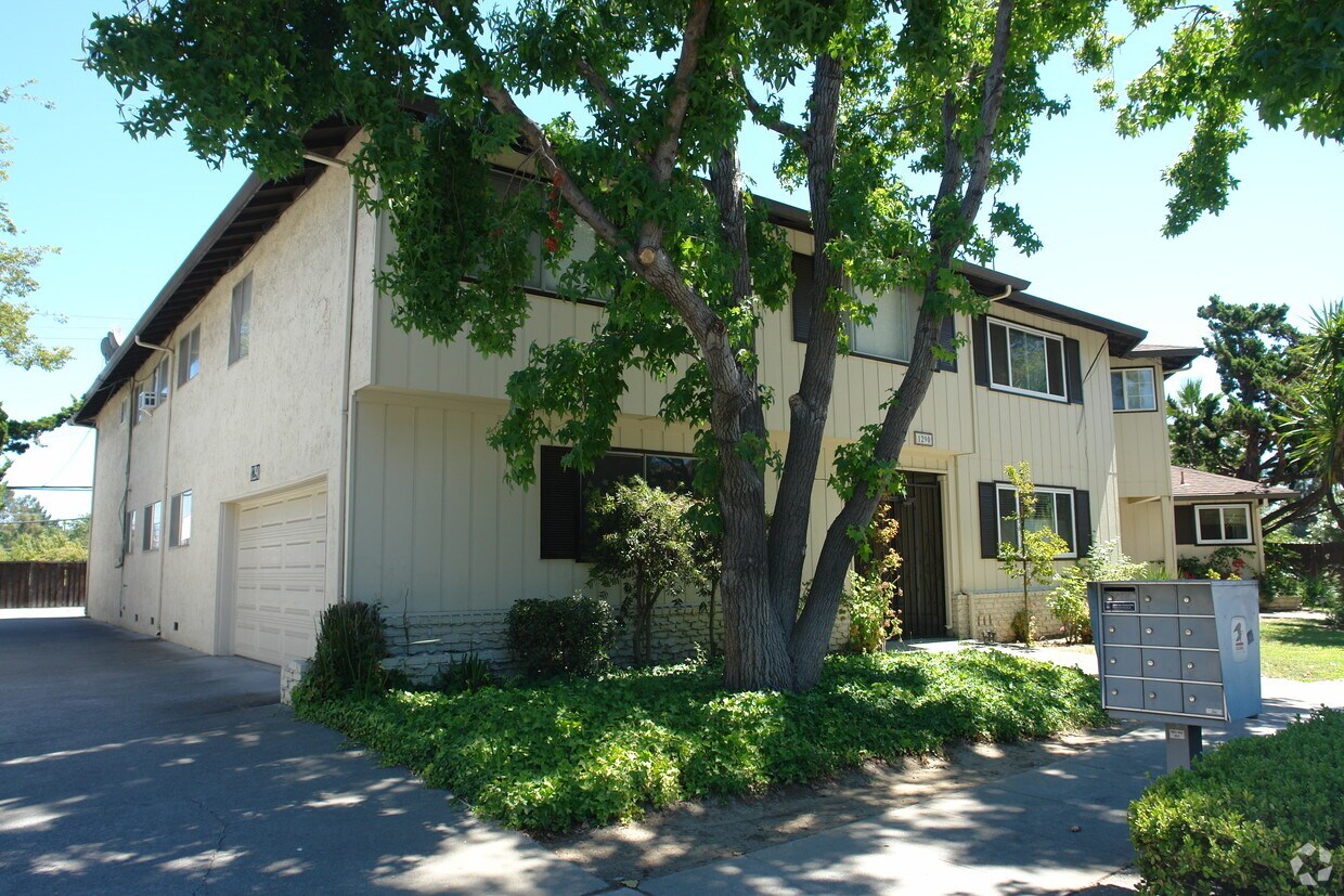 Building Photo - 1290 Leigh Ave