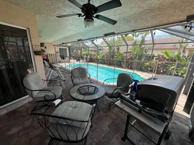 Foto del edificio - 9664 W Lake Ct