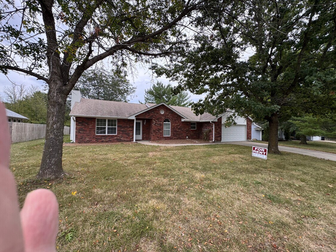 Primary Photo - 2120 Limerick Ln