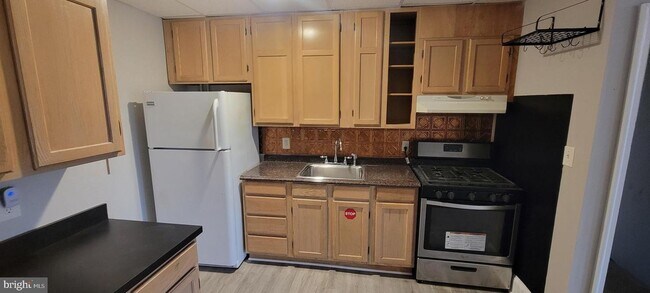 Foto del edificio - 206 Farnsworth Ave