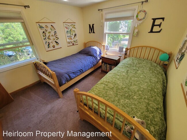 Building Photo - 2 br, 2 bath House - 219 E Chisholm St