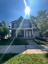 Building Photo - 104 N Rural St