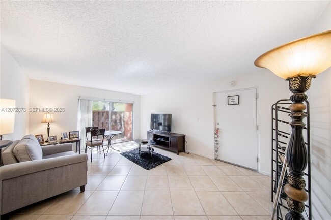 Foto del edificio - 10826 N Kendall Dr