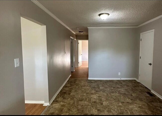 Foto del edificio - 136 Melba Ave SW