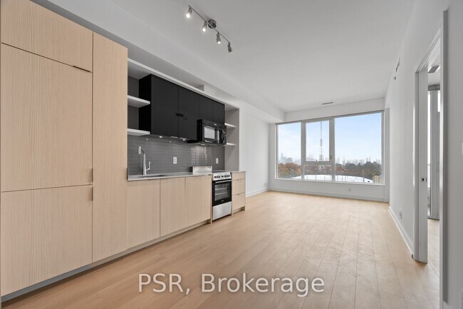 Building Photo - 6 Parkwood Av