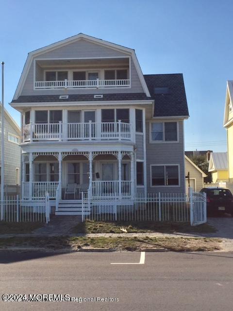 Primary Photo - 2002 Ocean Ave