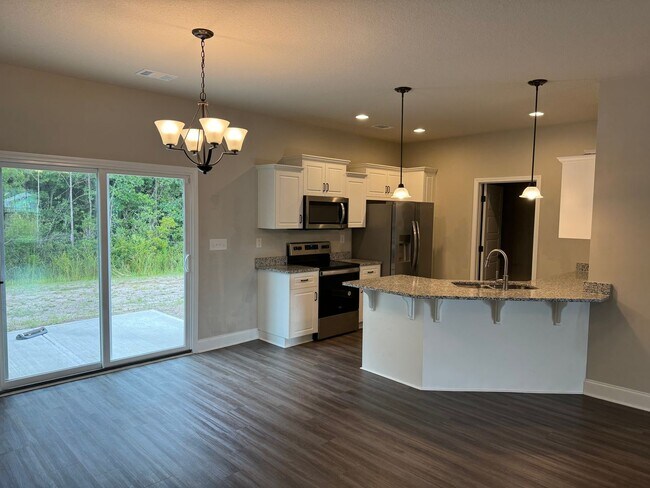 Building Photo - 3 Bed 2 Bath In Guyton