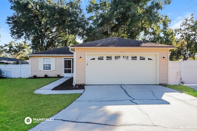 Building Photo - 902 Sheeler Oaks Dr