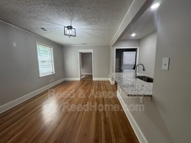 Foto del edificio - 743 Shotwell St