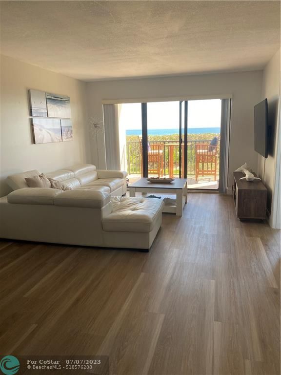 Foto del edificio - 10044 S Ocean Dr