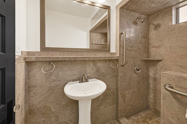 Foto del edificio - 830 Ross St