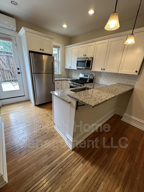 Building Photo - 28 E Vine St