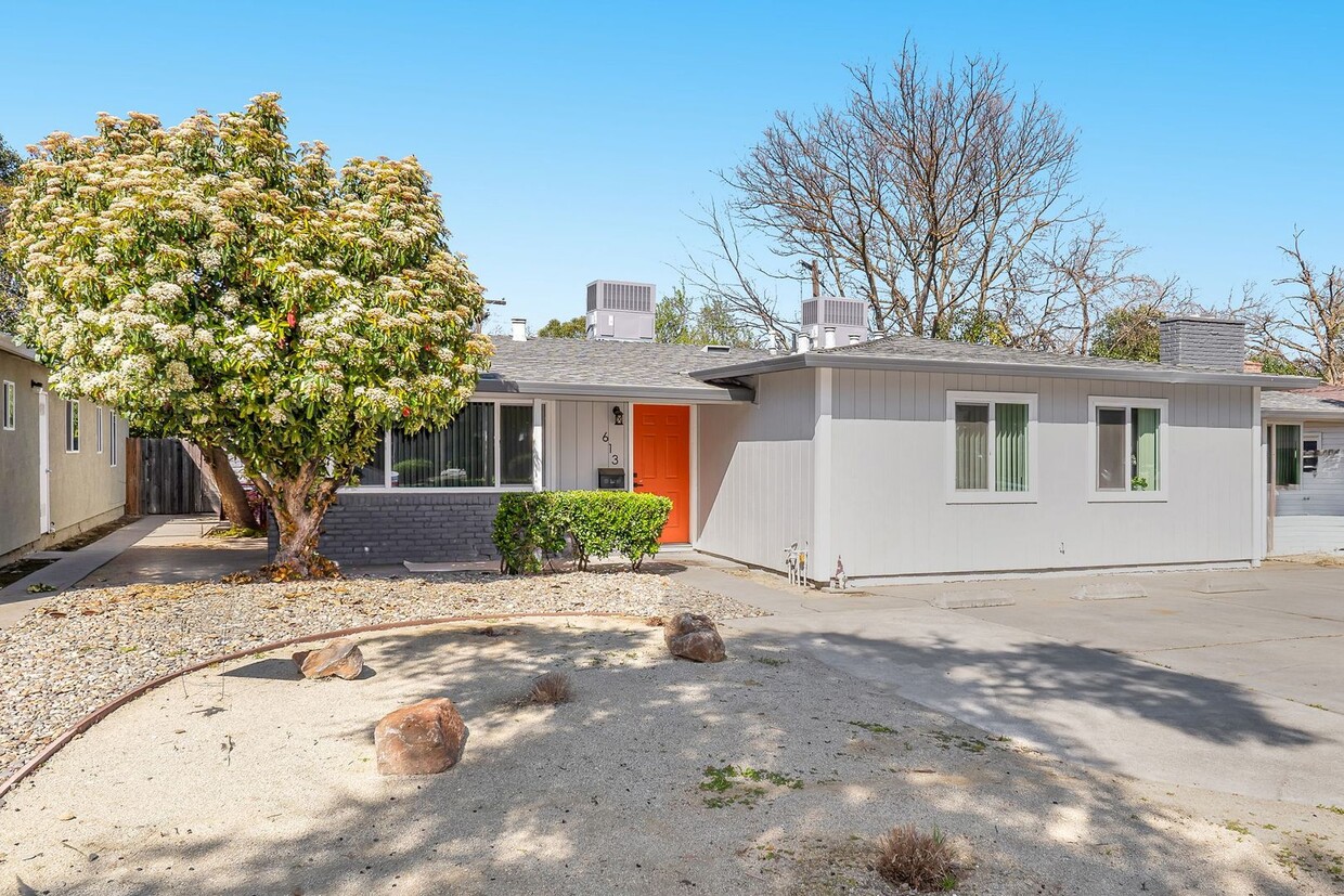 Primary Photo - 611-613 Russell Boulevard
