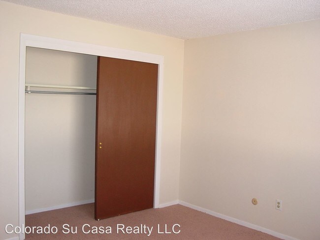 Building Photo - 2923 Straus Ln