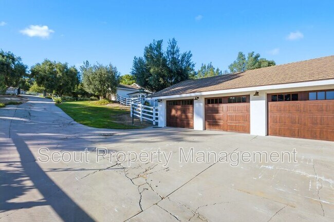 Foto del edificio - 30605 De Portola Rd
