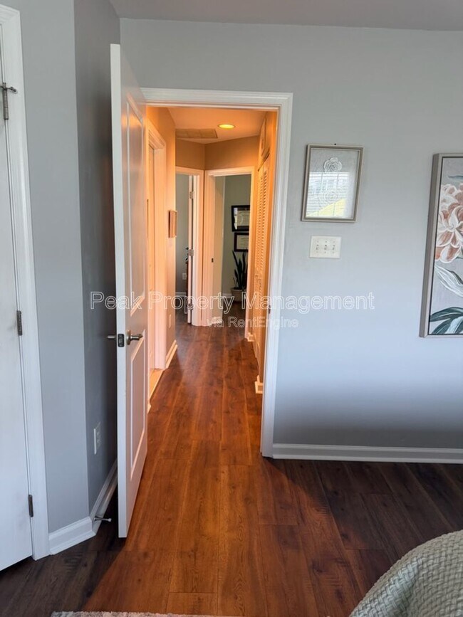 Foto del edificio - 5933 Belston Ct