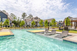 Building Photo - The Collins