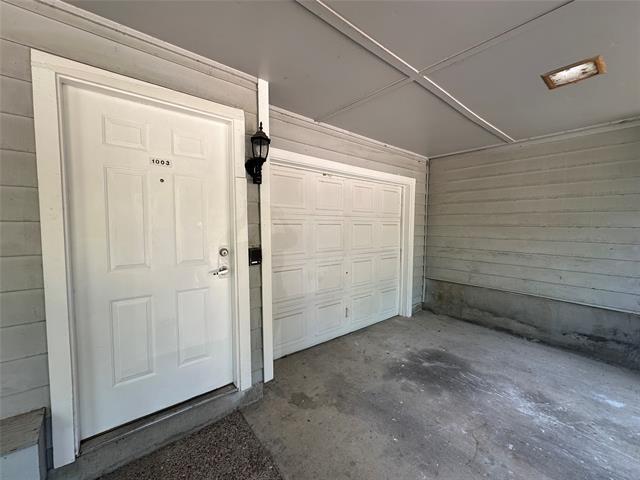 Building Photo - 9823 Summerwood Cir