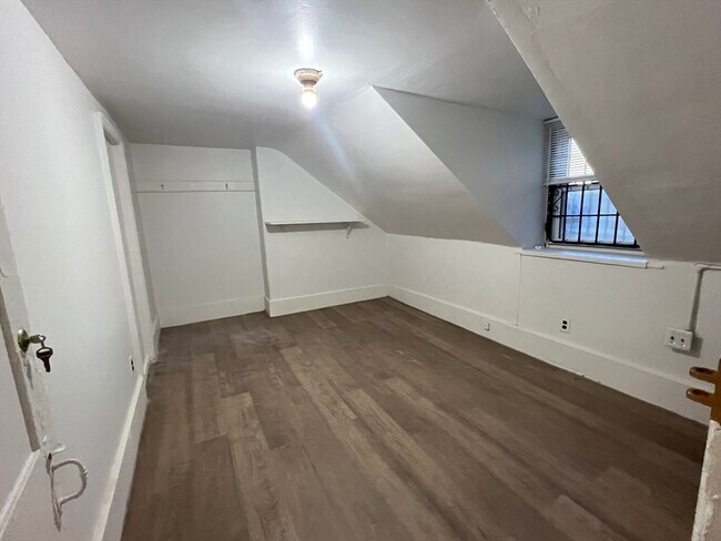 Building Photo - 215 Harrison Ave