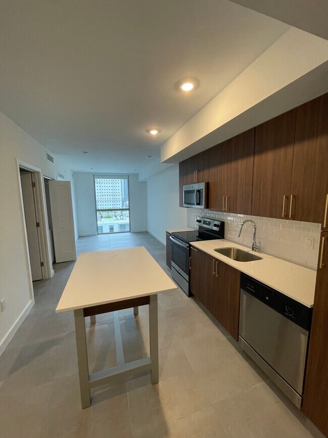 Foto del edificio - 811 NW 1st St