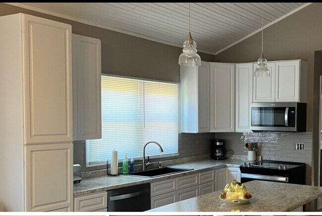 Foto del edificio - 637 Deck Valley Rd