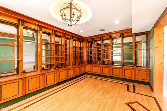 Foto del edificio - 6 br, 7 bath House - 2500 NE 199th St