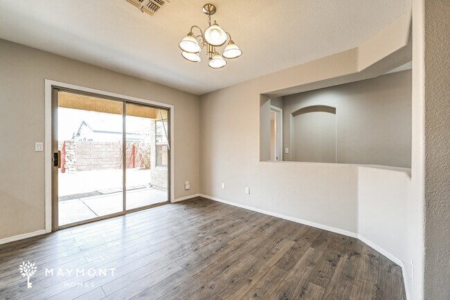 Foto del edificio - 16178 W Young St