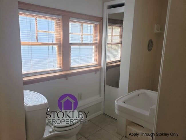 Photo - 2234 Oakvale Rd House