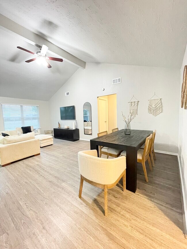 Foto del edificio - 23915 Silversmith Ln