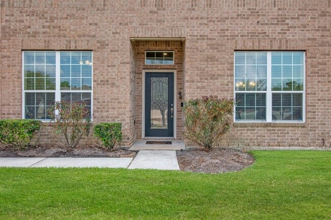 Building Photo - 14109 Commons Cove Ct