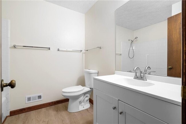 Building Photo - 3260 Creek Hollow Dr