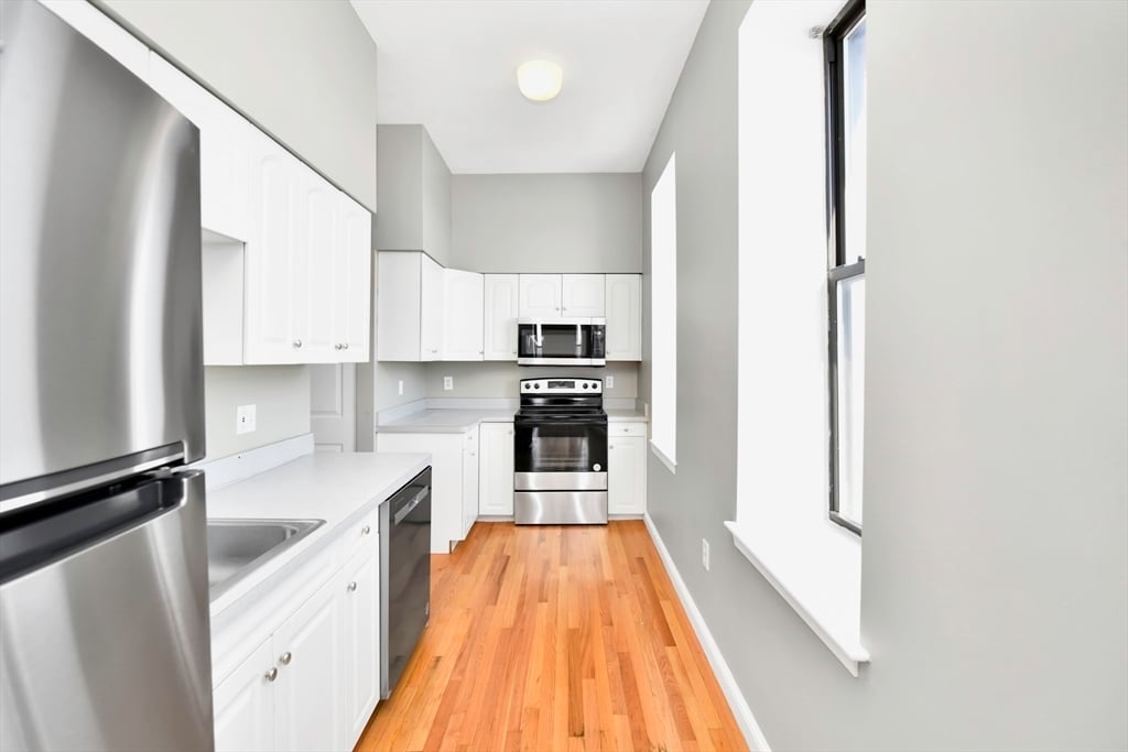 Primary Photo - 5 Forest St