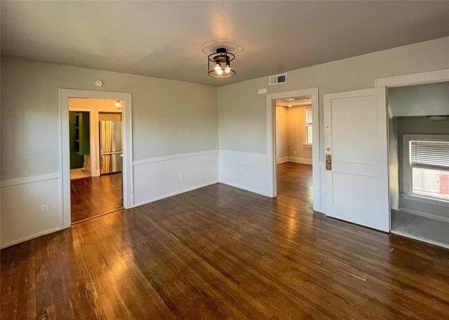Building Photo - 1808 N Robinson Ave