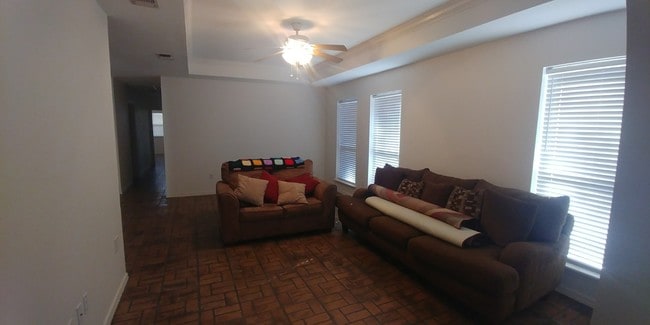 Living Area - 170 Beech St