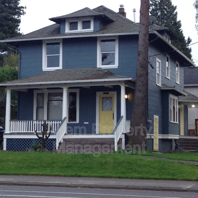 Primary Photo - 7506 E Burnside St
