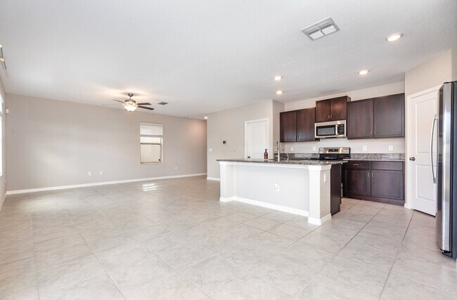 Foto del edificio - 6986 King Creek Dr