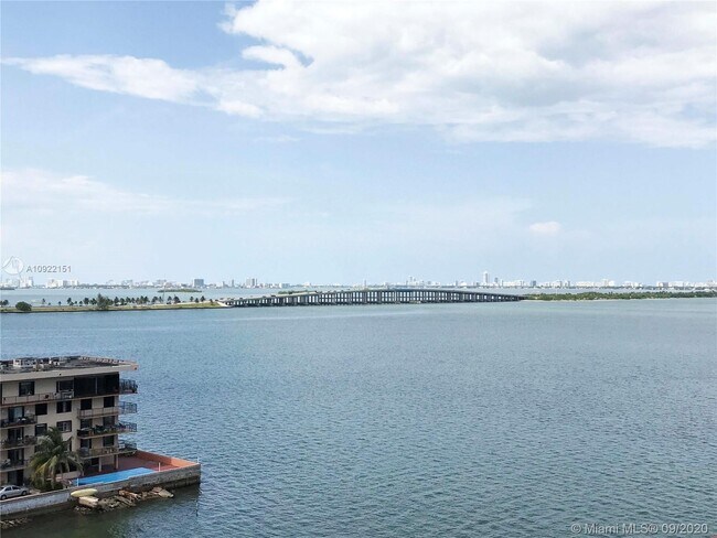 Foto del edificio - 601 NE 27th St 1807 Miami Fl 33137