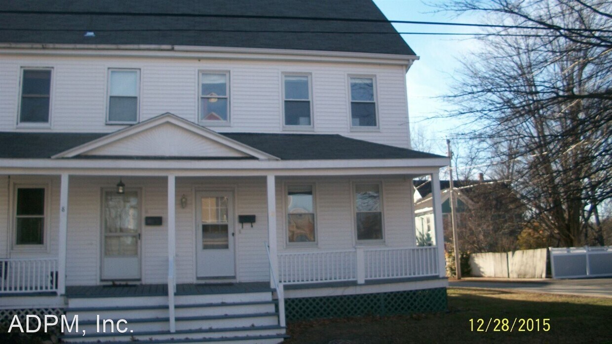 Primary Photo - 3 br, 1.5 bath House - 10 Elmwood St.