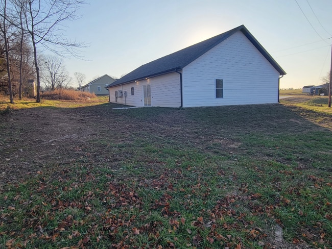 Building Photo - 504 Brian St