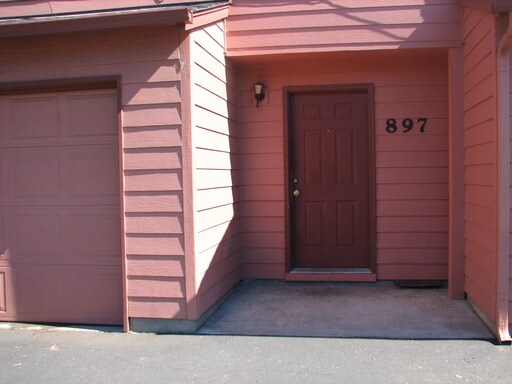 Building Photo - 897 NW 10th St