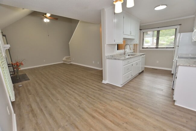 Building Photo - 28 Winders Creek