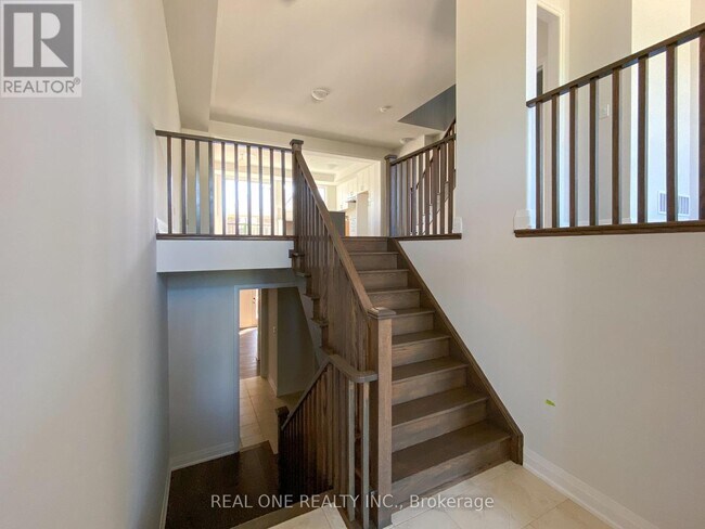 Building Photo - 1490 Yellow Rose Cir