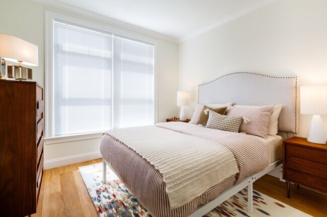 Foto del edificio - 2 bed/2 bath in Brookline