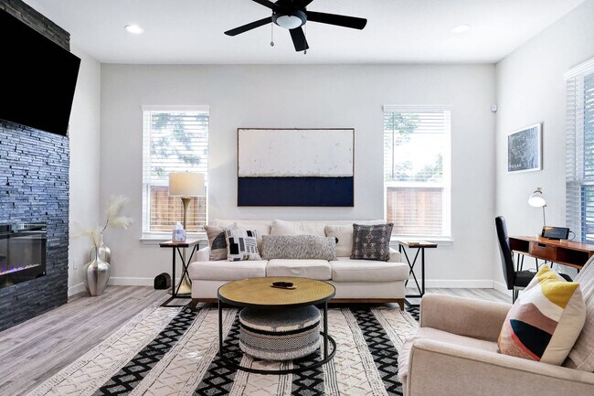 Building Photo - 1214 Hays St