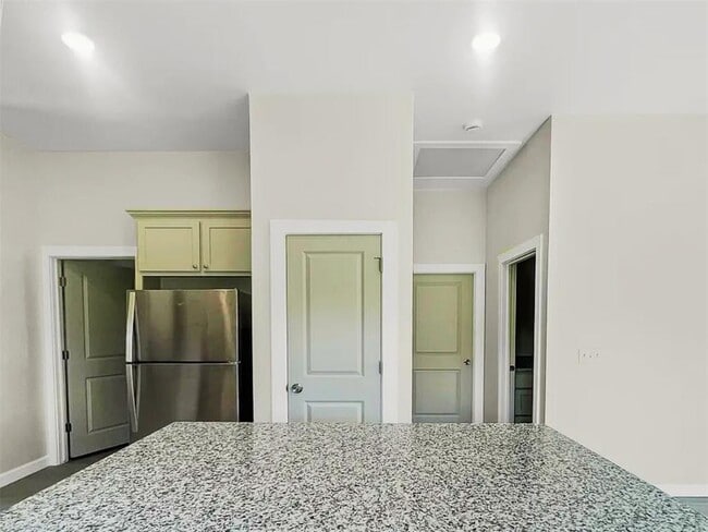 Foto del edificio - 2116 Charles Whitlow Ave