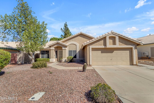 Building Photo - 1114 E Artesian Way