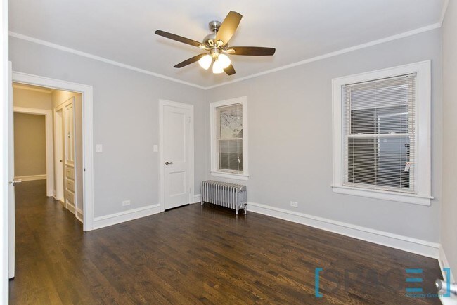 Foto del edificio - 5419 W Sunnyside Ave