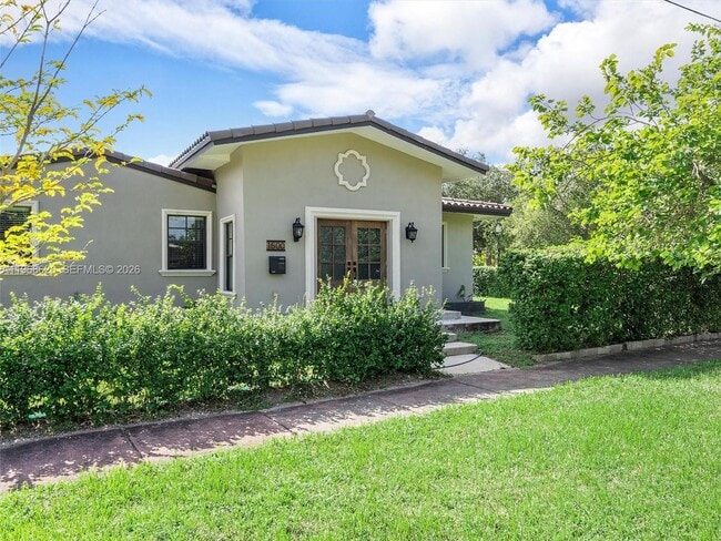 Building Photo - 1500 Biarritz Dr